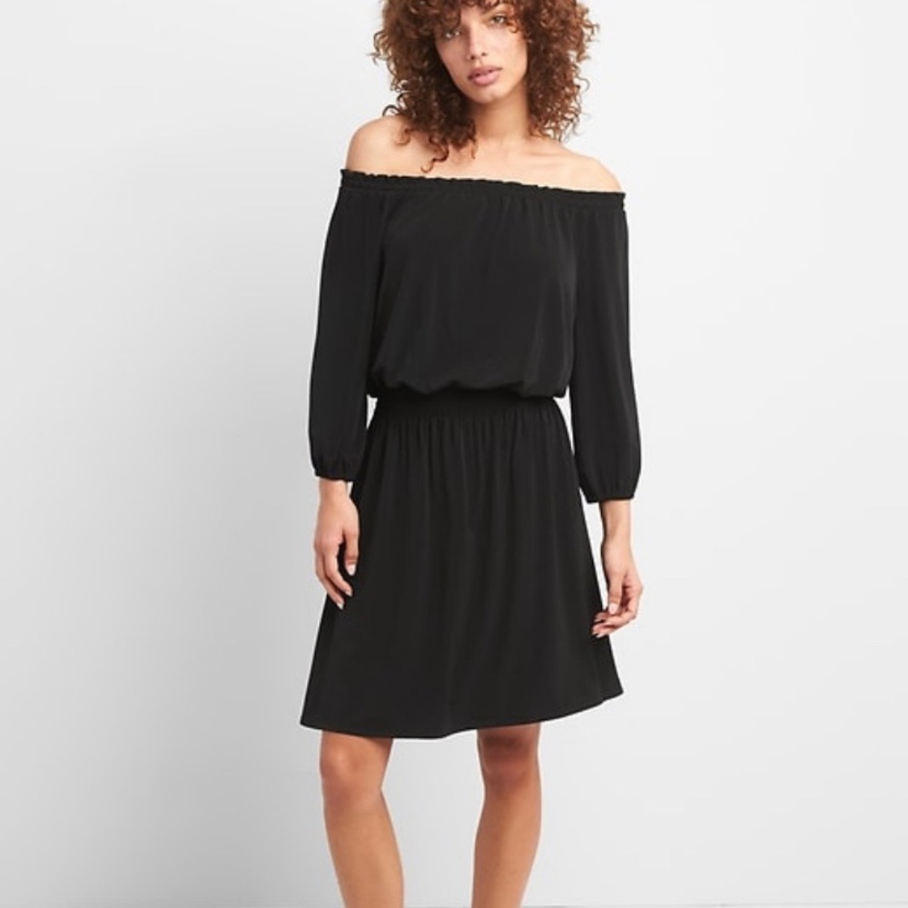 💕GAP off the shoulder dress